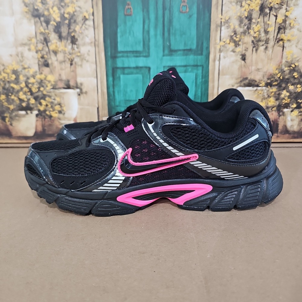 Nike Men's Size 10 V5‎ RNR Black Anthracite Pink HJ5228-007 Sneakers